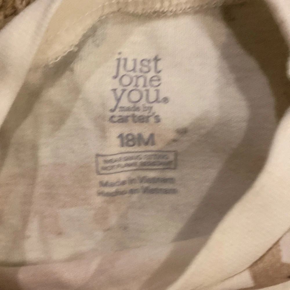 Carters pj set size 18m - Picture 3 of 5
